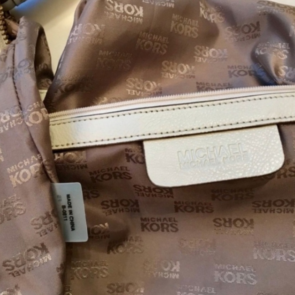 Michael Kors white genuine leather hobo bag shoulder bag purse with buckles - Picture 4 of 9